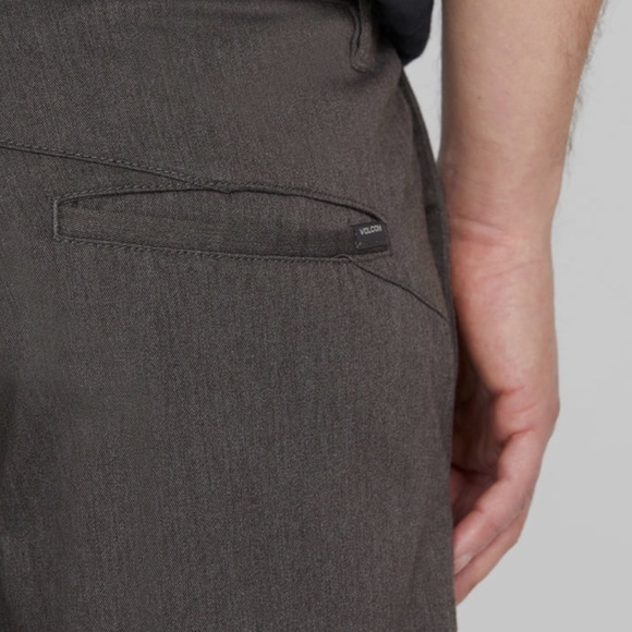 NWT Men’s Volcom Frickin Modern Stretch Shorts - Picture 5 of 8